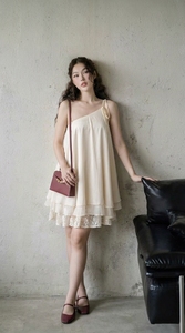 Vestido de mujer listo para enviar, elegante vestido mini color marfil con detalle de dobladillo en capas para vacaciones de verano, el más vendido. - Product Image 3