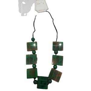 Collier en résine perlée fait main, design tendance et à la mode pour femmes et filles par HANNAN HANDICRAFT - Product Image 1