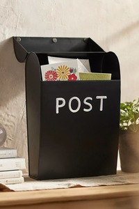 Boîte aux lettres murale en métal artisanale Unicorn, noire, revêtement poudré, accès frontal, durable, 10-25 litres - Product Image 1