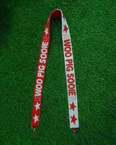 สายคล้องคอผ้าฝ้ายปักลาย Woo Pig Sooie ปรับได้ สีแดง รูปทรงสี่เหลี่ยมผืนผ้า ทนทาน ธีมกีฬา ของตกแต่งงานฝีมือ - Product Image 6