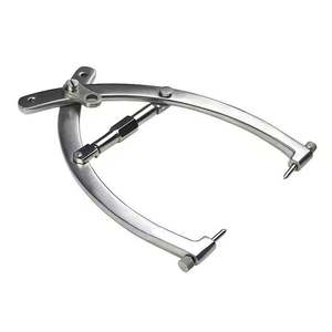 Gardner Wells Crâne Traction Cervicale Pince en forme de U Grand écarteur réglable Manuel en acier approuvé CE par Dentavex - Product Image 5