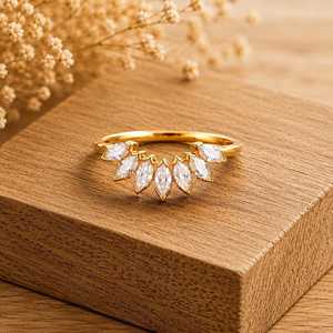Bague de fiançailles classique pour femme en or massif 10K 14K 18K avec diamant de laboratoire taille marquise et chevron, couleur E VVS certifiée IGI - Product Image 1