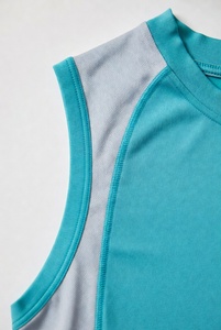 Chemise sans manches à coupe décontractée pour des looks estivaux sans effort, confortables pour les activités par temps chaud, essentiels décontractés et tenues quotidiennes - Product Image 5