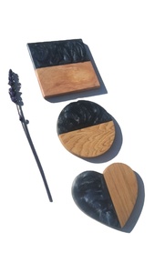 Ensemble de sous-verres en résine époxy super fait à la main Sous-verres de luxe en géode et agate Flocons d'or Fleurs séchées à paillettes Design élégant d'ange - Product Image 2