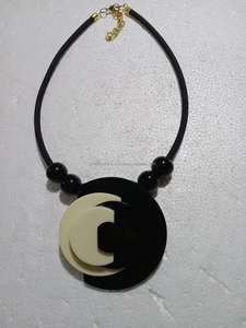 Fabriqué à la main Style religieux résine et corne pendentif collier bijoux de mode pour cadeaux en gros prix usine modèle Animal modèle - Product Image 3