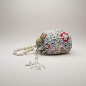 Sac Potli en velours pliable avec poignée en perles brodées - Product Image 2