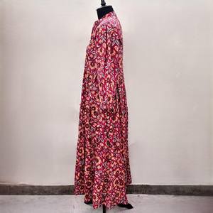 Vestido Mini Estilo Kyra Chinoiserie con Estampado Floral Hecho a Mano, Cuello en V, Manga 3/4, Encaje y Dobladillo con Volantes, de Algodón Ecológico - Product Image 3