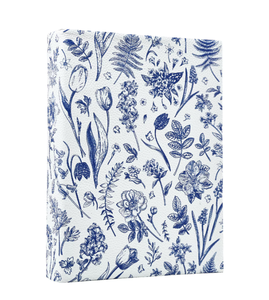 Diario hecho a mano con diseño floral azul y blanco estilo Toile de Jouy, cuaderno de tapa dura con cinta marcadora, diario vintage francés, regalo para ella. - Product Image 3
