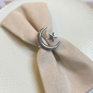 Anneau de serviette élégant en métal pour table de salle à manger, idéal pour la décoration d'événements, les réceptions de mariage et les banquets - Product Image 1