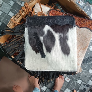 กระเป๋าคลัทช์หนังวัวสไตล์โบฮีเมียนของผู้หญิงคอลเลกชันฤดูใบไม้ร่วงที่ไม่ซ้ำใครดีไซน์ - Product Image 4