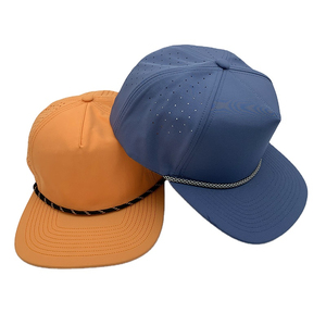 Casquette de baseball sportive 5 panneaux personnalisée en daim vert avec logo brodé et impression en relief sur tissu imperméable - Product Image 6