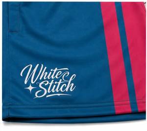 กางเกงขาสั้นชายหาดลายม้า แบรนด์ White Stitch โลโก้ด้านหน้า ผลิตจากโพลีเอสเตอร์ 100% แห้งเร็ว เอวยางยืด สวมใส่สบาย - Product Image 4