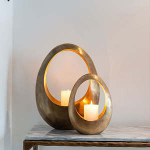 Design métallique délicat très tendance qui transforme la lumière des bougies en une douce danse d'ombres - Product Image 3