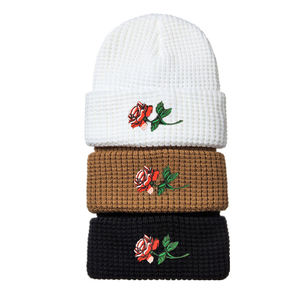 Gorro de Punto Jacquard Informal con Protección para las Orejas, Gorros Cálidos de Invierno, Fabricante de Gorros Jacquard Personalizados Unisex con Logotipo Personalizado en Color Sólido - Product Image 1