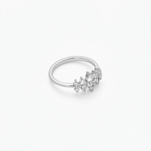 Anillo de Cinco Piedras con Diamante Cultivado en Laboratorio, Corte Marquise, Claridad DEF VS VVS, Oro Sólido de 9K, 10K, 14K, 18K, Certificado IGI, Joyería de Compromiso - Product Image 4