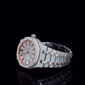 Montre-bracelet de luxe Seiko à quartz bicolore avec accents or rose, cadran entièrement serti de diamants, affichage de la date, bracelet élégant, édition limitée pour homme - Product Image 2