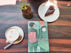ฮาร์ตสต็อปเปอร์ เล่มที่หนึ่ง โดย อลิซ โอเซแมน หนังสือปกอ่อนขายดีสำหรับผู้ใหญ่ - Product Image 5