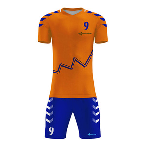 Conjunto de Camiseta de Fútbol Personalizada para Hombre Adulto, Manga Corta, Cuello en V, Estampado Geométrico Sublimado, Secado Rápido, 100% Poliéster - Product Image 5