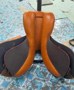 Nueva Silla de Montar Profesional de Cuero para Salto Ecuestre, de Alta Calidad, Duradera, de Cuero Genuino, para Montar en Contacto Cercano - Product Image 6