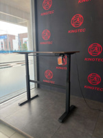 Hoogwaardige nieuwe moderne houten bureau's met verstelbare hoogte, geschikt voor commerciële ruimtes en kantoren, Lumetal Vietnam.