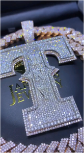 Colgante Unisex Personalizado con Letra Inicial 'T' de Moissanita D VVS de Corte Redondo, Estilo Hip Hop, Hecho a Mano, con Incrustaciones de Diamantes - Product Image 3