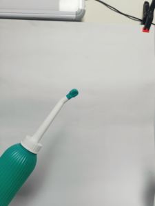 ขวดล้างจุดซ่อนเร้นแบบพกพาสำหรับคุณแม่หลังคลอดและดูแลลูกน้อย ขนาด 500 มล. - Product Image 3