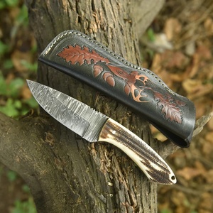 Couteau de chasse en acier Damas Premium Pasha Enterprises, manche en bois de cerf, étui en cuir, personnalisable OEM/ODM, qualité industrielle - Product Image 3