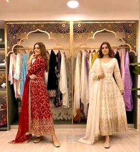 Ensemble indien pakistanais, robe à manches longues en soie chinon lourde avec broderie et travail de sequins, tenue Salwar Kameez pour mariage et fête - Product Image 5