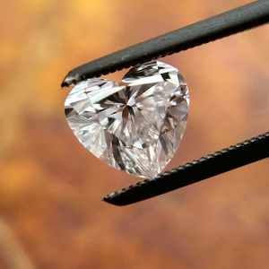 Diamant CVD de laboratoire taille cœur fantaisie, clarté VVS, certifié IGI, 2,00-5,00 carats, couleur D, pour la fabrication de bijoux (bague et boucles d'oreilles) - Product Image 1