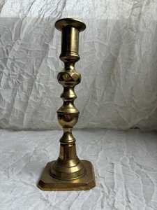 Porte-bougie en laiton fait main de haute qualité pour sublimer l'esthétique de la maison et créer des arrangements de table élégants Prix d'usine UO - Product Image 4