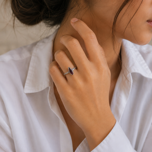 Anillo de Plata de Ley 925 con Granate, Corte Pera, Grabado Floral Vintage, Piedra de Nacimiento de Enero, para Mujer - Product Image 2