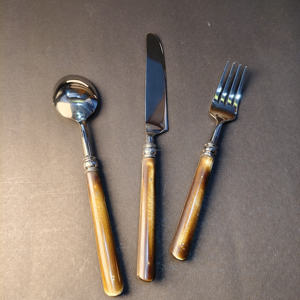 Juego de Cubiertos de 3 Piezas con Mango de Resina Imitación Cuerno/Ámbar, Incluye Cuchara, Cuchillo y Tenedor. Para Accesorios del Hogar - Product Image 5