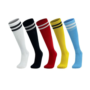 Chaussettes de football mi-hautes rayées respirantes en tricot pour adultes, vêtements de sport, blanc, noir, rouge, jaune, bleu - Product Image 1