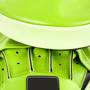 Almohadilla de Entrenamiento Profesional 2026 de Alta Calidad con Logotipo Personalizado, Correa de Muñeca Ajustable de Cuero PU, Ligera, para Hombre - Product Image 5