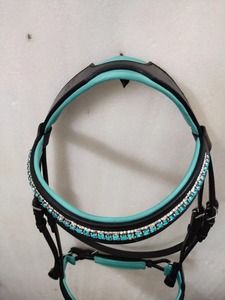 Suministro Directo de Fábrica: Brida de Cuero Cómoda con Acolchado y Piedras de Color Turquesa, Brida de Doma Disponible a Precio Mayorista - Product Image 1