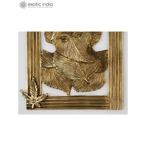 Tenture murale feuille de Ganesha en laiton de 7 pouces fabriquée à la main en Inde - Product Image 3