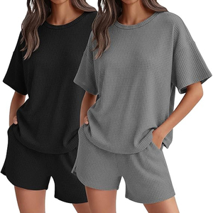 Conjunto de 2 Piezas para Mujer, Shorts y Camiseta de Manga Corta con Cuello Redondo, Tejido de Punto, Corte Holgado, Informal, para Primavera/Verano, Secado Rápido, con Botones - Product Image 2