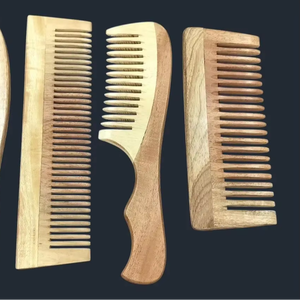 Peigne de poche en bois naturel biologique de fournisseur indien pour salons de coiffure – Promotions et cadeaux en gros disponibles pour l'exportation - Product Image 1