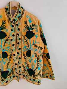 Veste en velours brodée à la main, veste ethnique faite à la main, veste florale Suzani, veste en velours pur, style bohème hippie - Product Image 3