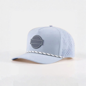 Gorra Snapback Estructurada Personalizada con Soporte para Tees en el Lado Derecho, Gorra de Golf Original con Cuerda, 5 Paneles, Agujeros Cortados con Láser y Logotipo de Parche de PVC de Goma Personalizado - Product Image 3