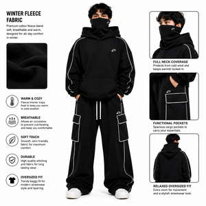Ensemble de survêtement polaire 3 pièces pour homme, hiver, noir, avec sweat à capuche oversize, pantalon cargo ample, cache-visage assorti, passepoil contrastant, logo personnalisé - Product Image 4
