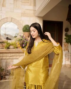 ชุดสัลวาร์ คามีซ ผ้าไหมสีเงินพิมพ์ลายดอกไม้ ดีไซน์พิเศษสำหรับผู้หญิง ผ้าซาตินออร์แกนซา ผ้าคลุมไหล่เนื้อผ้ามอสซาติน ออร์แกนซา  ใส่สบายผิว - Product Image 5