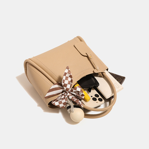 กระเป๋าโท้ทหนัง PU คุณภาพสูงสำหรับผู้หญิง ขนาดเล็ก ดีไซน์สวยหรู - Product Image 4