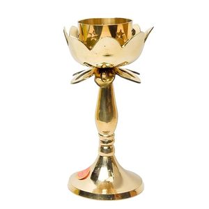 Portavelas de Latón Puro con Acabado Dorado Antiguo, Elegante Adorno para Sala de Pooja y Decoración del Hogar - Product Image 3