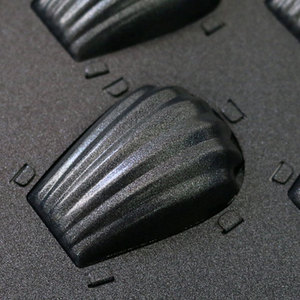 Molde para hornear de 6 cavidades para mini madeleines, antiadherente con revestimiento de PTFE, de acero al carbono, con forma de concha, negro, apto para horno, para el hogar y la cafetería. - Product Image 2