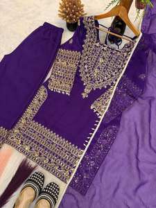 Nouvel ensemble tendance trois pièces prêt-à-porter en soie froissée lourde, Kurta et pantalon de mariage réversibles avec Duptta à bordure en dentelle fantaisie - Product Image 6