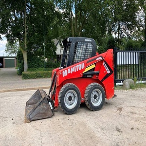 Chargeuse compacte Manitou 1050R pour les chantiers de construction, les travaux agricoles, les projets d'aménagement paysager et la manutention polyvalente des matériaux - Product Image 4
