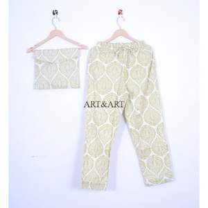 Conjunto de Pijama de Algodón con Estampado Floral para Mujer, Transpirable, Cómodo, Elegante, Ropa de Dormir India para Verano, para Noches Tranquilas y Confortables - Product Image 2