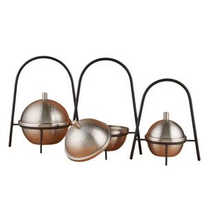 Casserole ronde en acier inoxydable gravée argent antique avec motif géométrique traditionnel et couvercle pointu pour le stockage alimentaire - Product Image 6