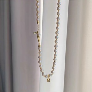 สร้อยคอจี้สไตล์เรโทรฝรั่งเศส พร้อมตัวล็อคแบบ OT และไข่มุกเทียม สร้อยคอระดับไฮเอนด์ ดีไซน์เฉพาะตัว ให้ความรู้สึกหรูหราเบาๆ - Product Image 2